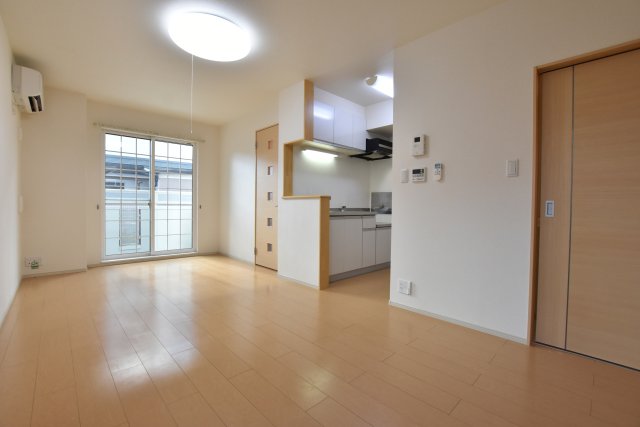 居室・リビング　同施工業者、別物件、類似間取りのイメージ写真です