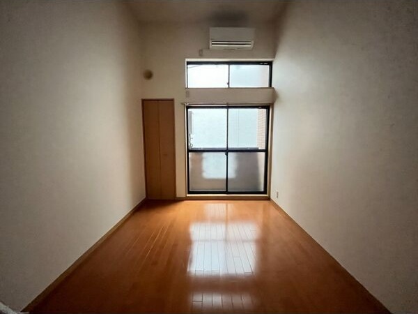 居室・リビング　※写真は同じマンションの違う部屋のものになります。