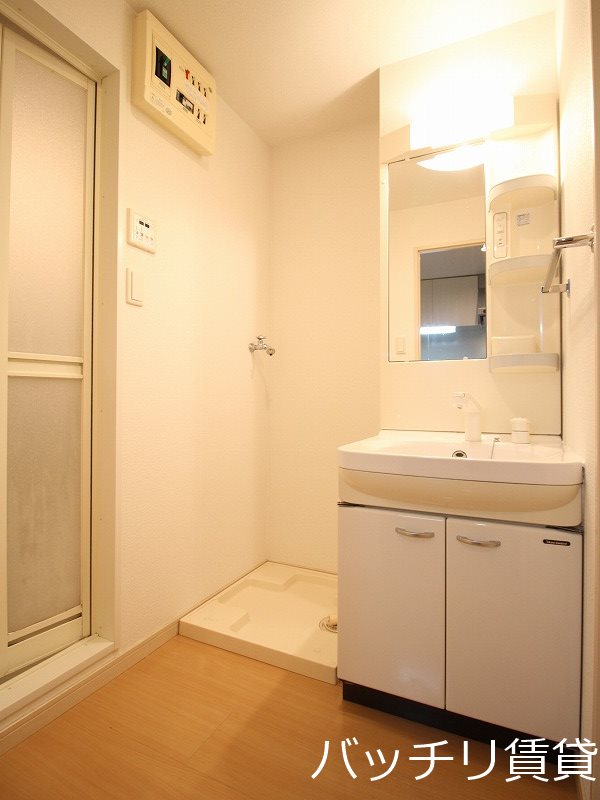 洗面設備　※同型タイプ写真の為、現状優先。