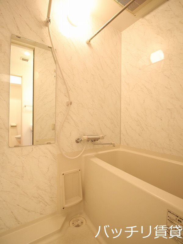 バス・シャワールーム　※同型タイプ写真の為、現状優先。