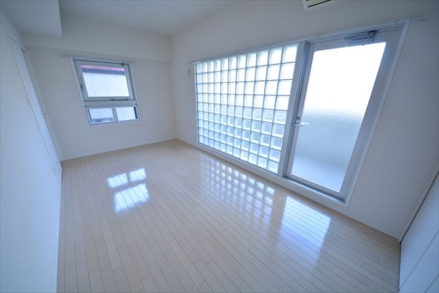 居室・リビング　キャピトル安堂寺　洋室