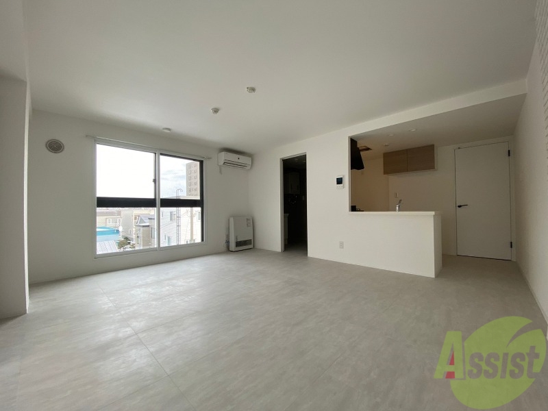 居室・リビング　広くてきれいなリビングです！快適に過ごせそうですね。