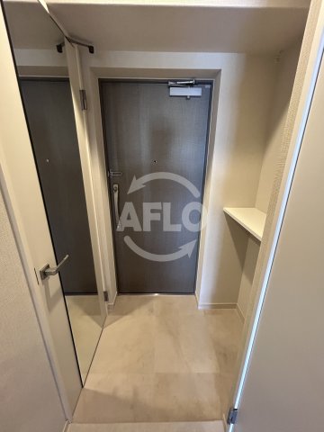 玄関　スプランディッド江坂III　玄関