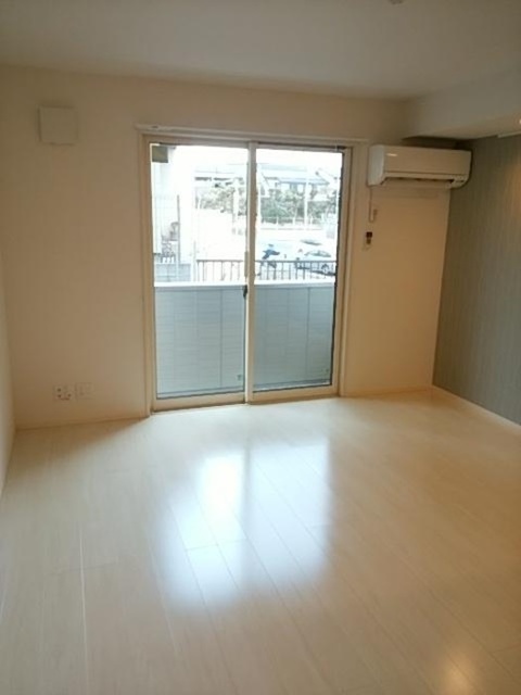 居室・リビング　エアコン完備♪