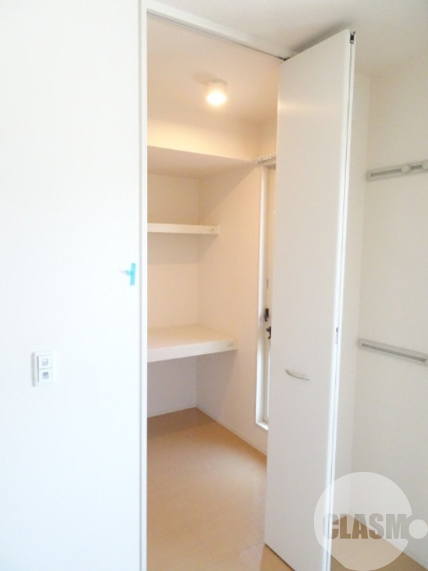 収納　ウォークインクローゼット