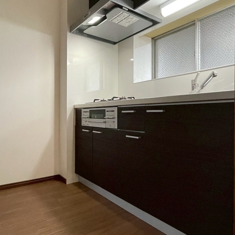 キッチン　コンパクトなキッチンで掃除もラクラク