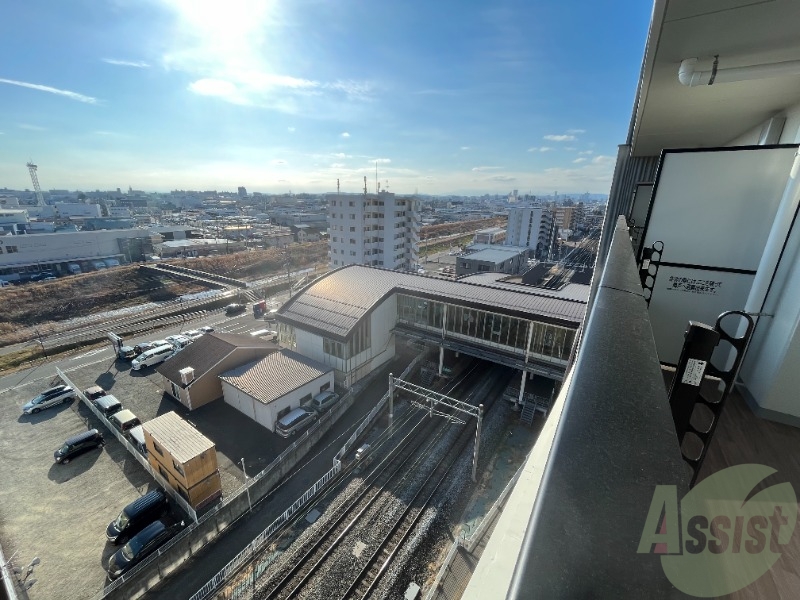 バルコニー　バルコニーは陽当たりもよく洗濯物もよく乾きそうです。