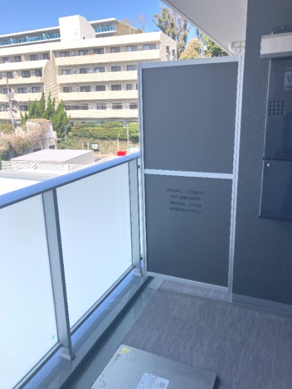 バルコニー　開放的で明るい空間を演出してくれるバルコニーです♪