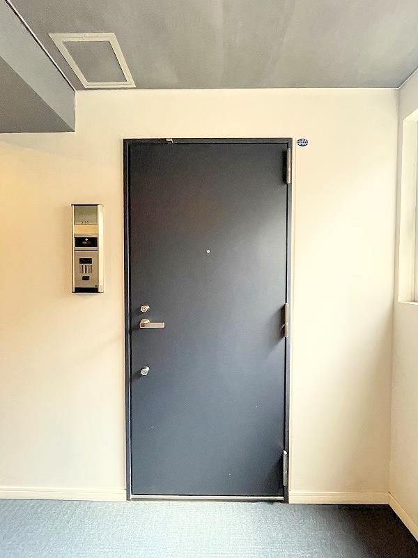 玄関　玄関外側