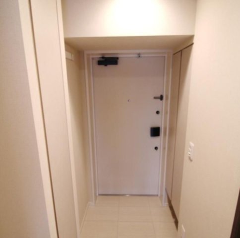 玄関　※別部屋の参考写真です。