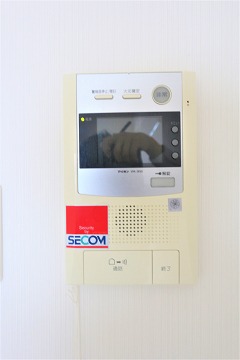 セキュリティ　安心のＴＶモニターホン。ＳＥＣＯＭ導入済みです。