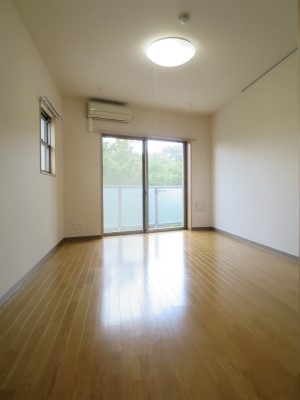 居室・リビング　※別部屋参考写真