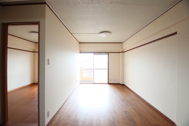 居室・リビング　※別室の参考写真の為、現況優先です。