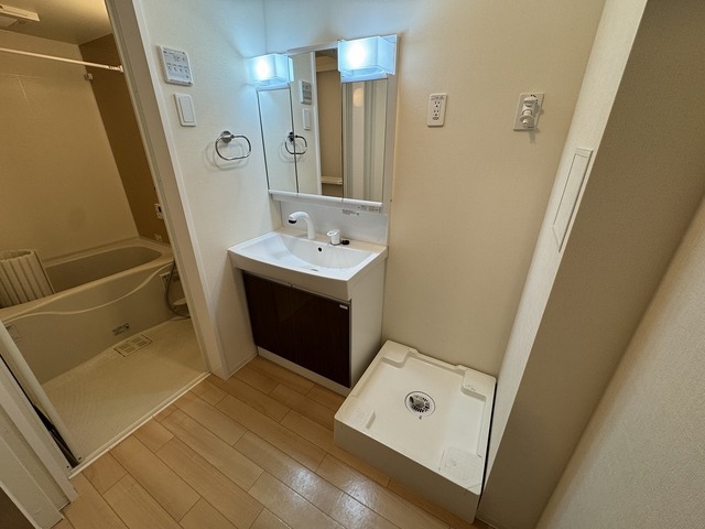 洗面設備　※別部屋の参考写真です。