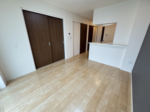 居室・リビング　※別部屋の参考写真です。