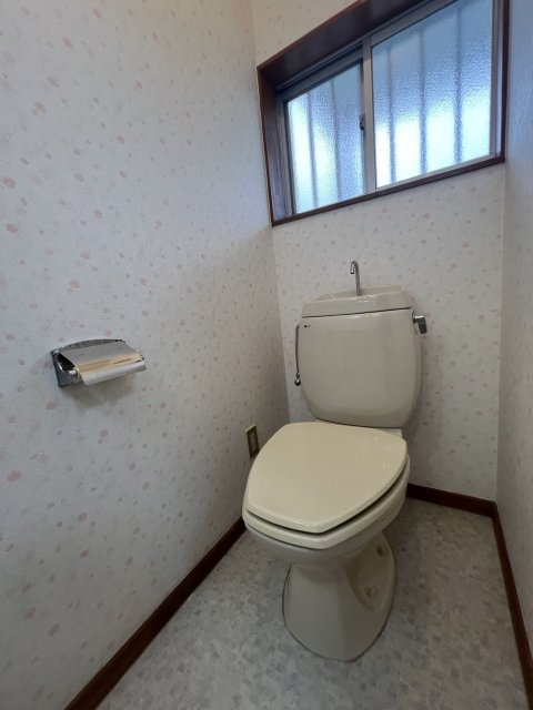 トイレ　２０８号室の写真参照