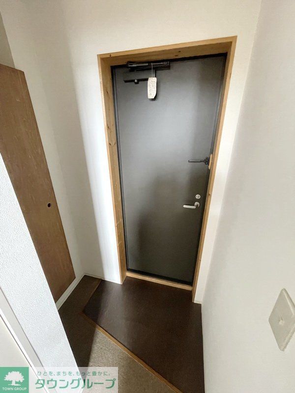 玄関　同建物別号室