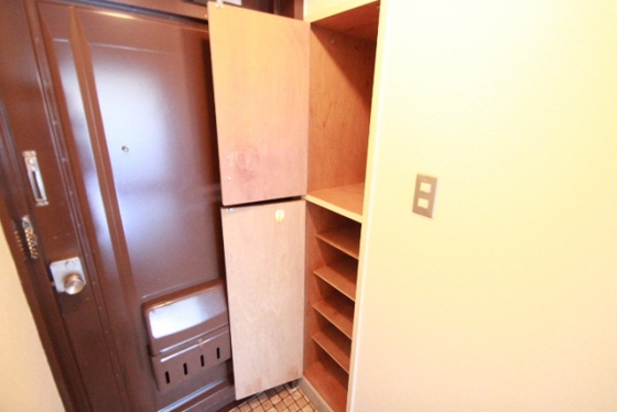 玄関　※別部屋の写真です