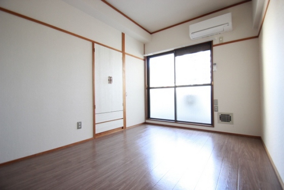 居室・リビング　※別部屋の写真です
