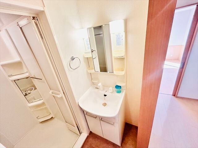 洗面設備　同一建物内２０５号室内装写真転載