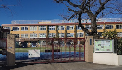 小学校　北区立田端小学校（小学校）まで298m