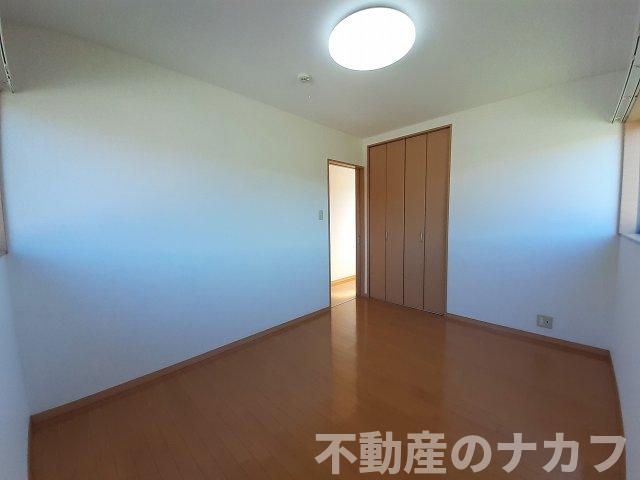 収納　※同タイプの部屋写真です ※地震前の写真です