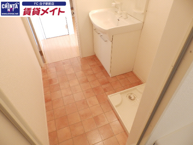 洗面設備　同型参考写真