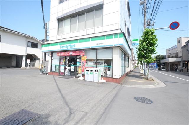 コンビニ　ファミリーマート川越市駅前店（コンビニ）まで737m