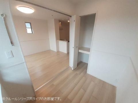 居室・リビング　室内