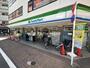 コンビニ　ファミリーマート 大田区役所前店（コンビニ）まで63m