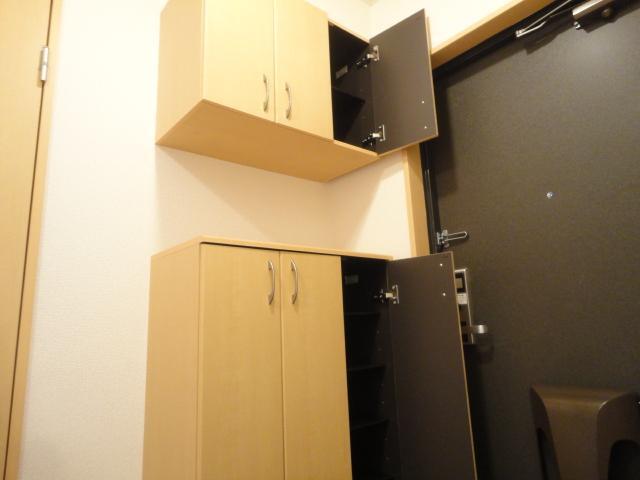 玄関　下駄箱