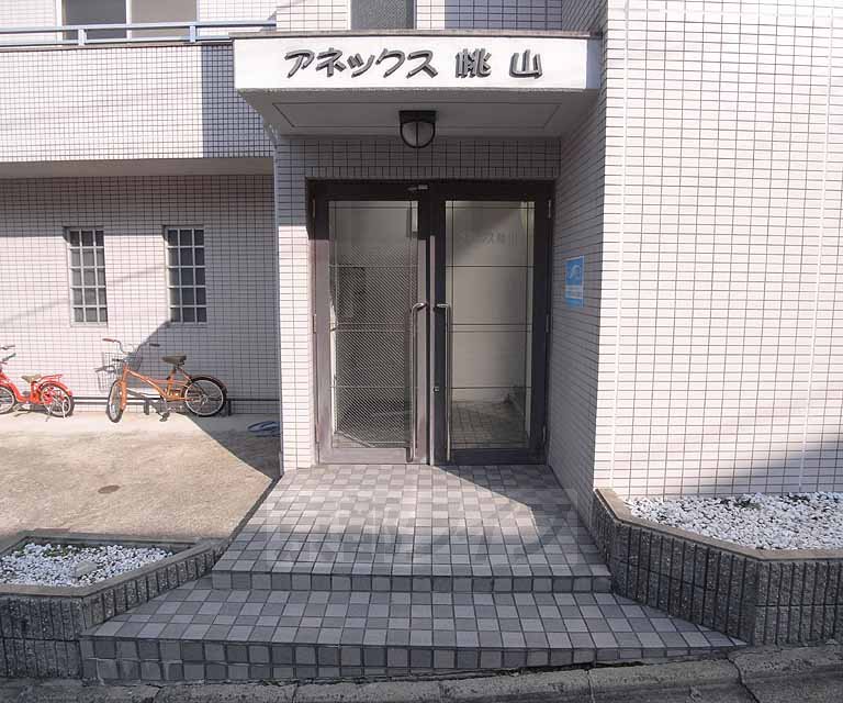 エントランス　アネックス桃山です！