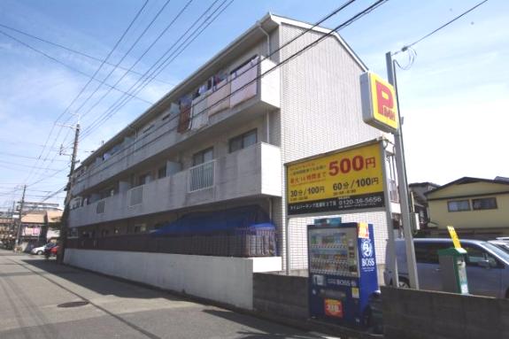 建物外観　モニター付きインターホンで安心です♪