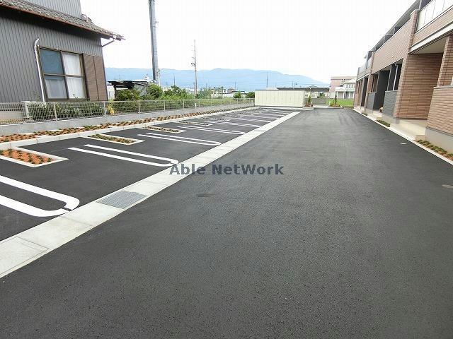 駐車場　駐車場