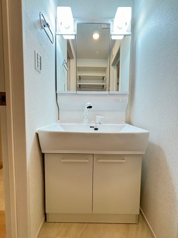 洗面設備　詳細は、RISUMO江坂本店までお問合せください♪