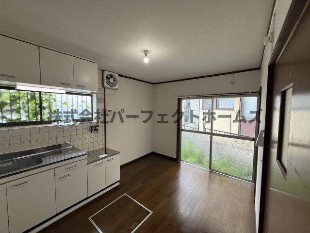 居室・リビング　こちらのリビングで趣味の時間をお楽しみください