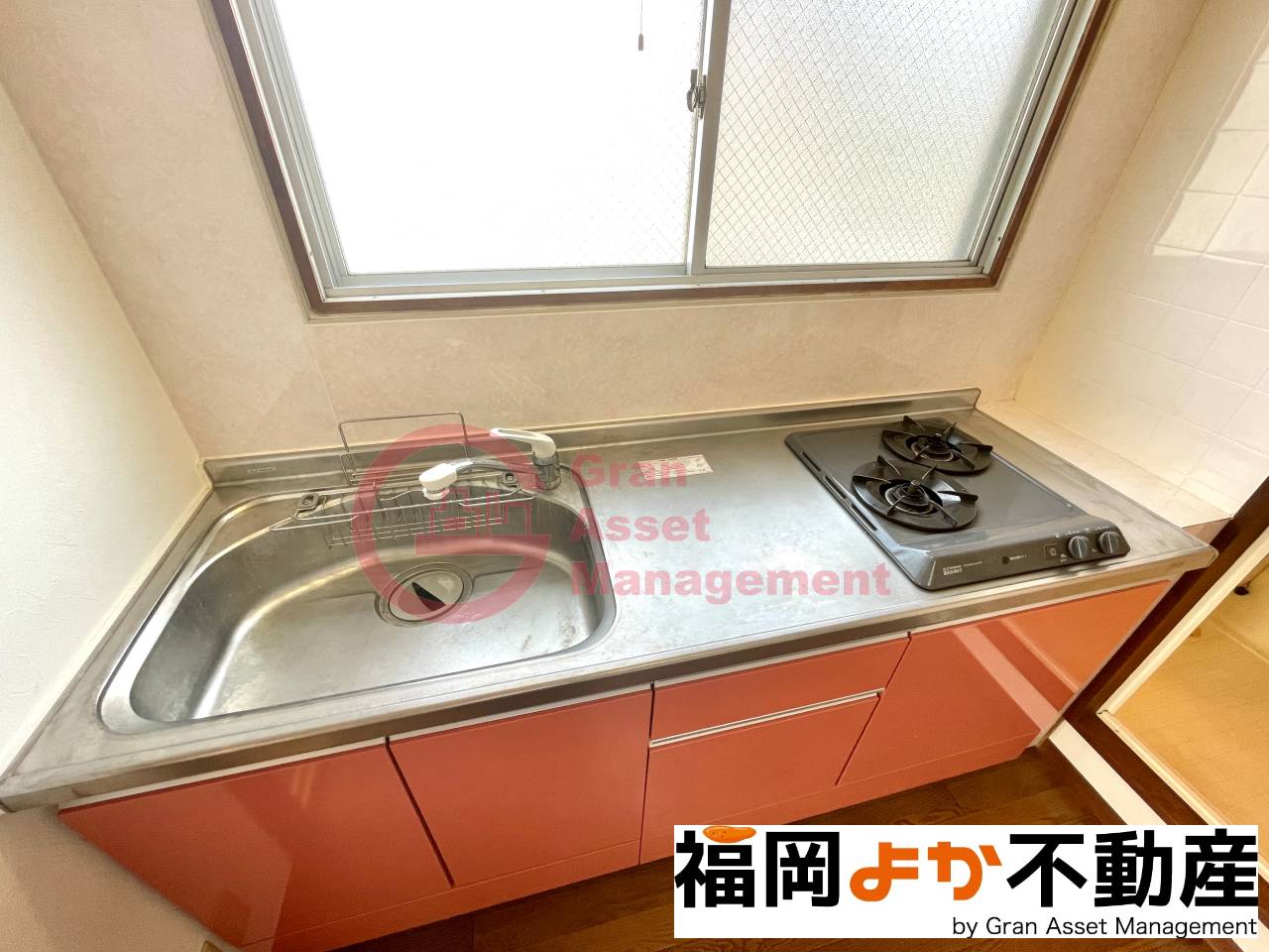 キッチン　コンパクトなキッチンで掃除もラクラク