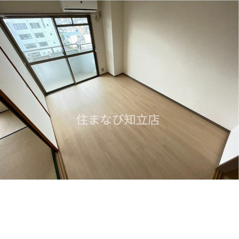 居室・リビング　同型別部屋写真
