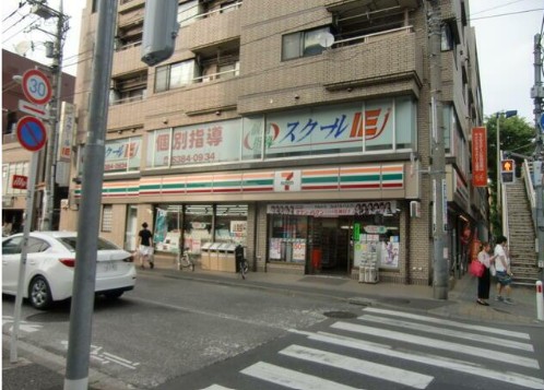 コンビニ　セブンイレブン調布仙川店（コンビニ）まで545m