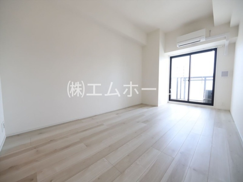 その他部屋・スペース　洋室10.4帖　エアコン付き　南向きバルコニー