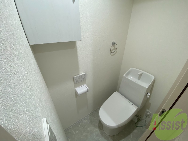 トイレ　トイレは温水洗浄便座付きで、毎日快適ですね