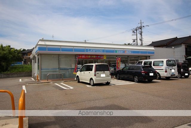 コンビニ　ローソン高岡伏木古府店（コンビニ）まで2547m