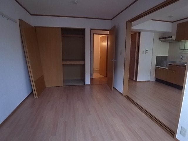 居室・リビング　採光良好、明るいお部屋です。