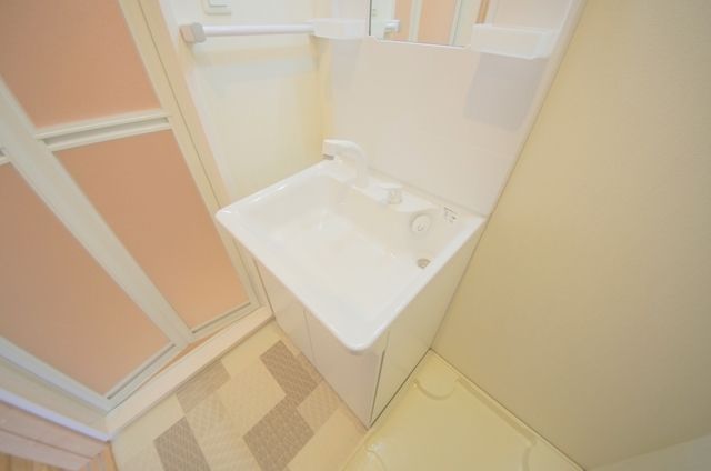 洗面設備　同シリーズの別のお部屋の写真です。