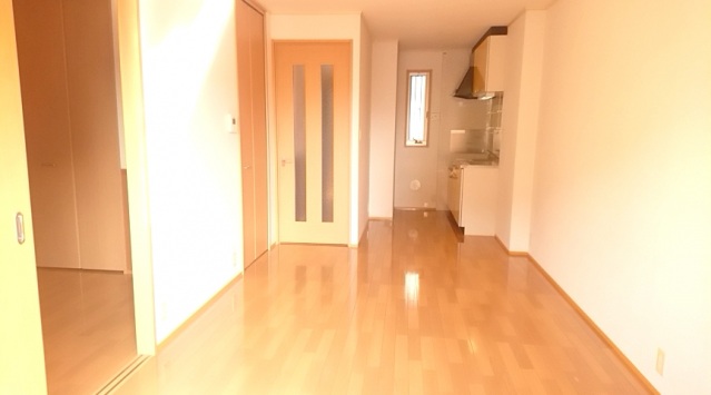 居室・リビング　日当たりの良い南面リビング。