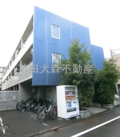 建物外観　2004年3月築　RC鉄筋コンクリート造地上3階建て総戸数2