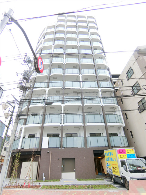 建物外観　2024年3月築　RC鉄筋コンクリート造地上14階建て1K