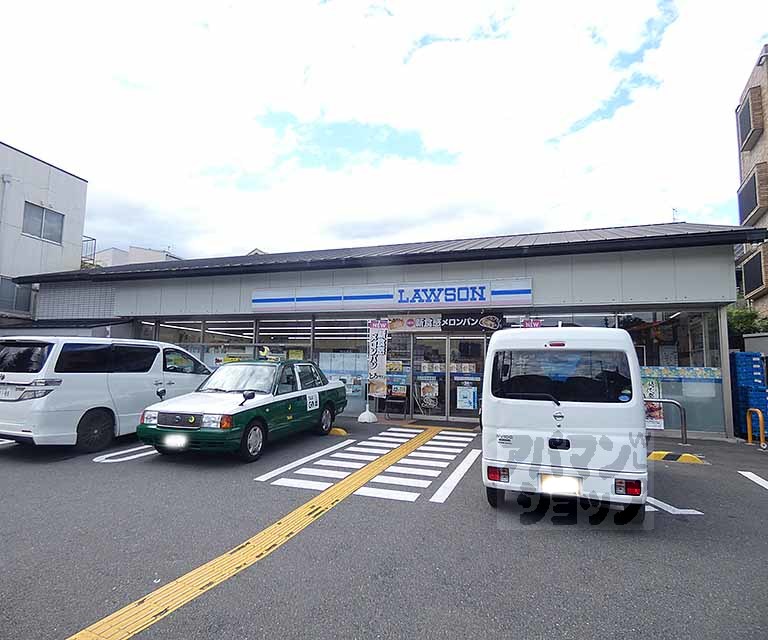 コンビニ　ローソン岡崎道店（コンビニ）まで210m