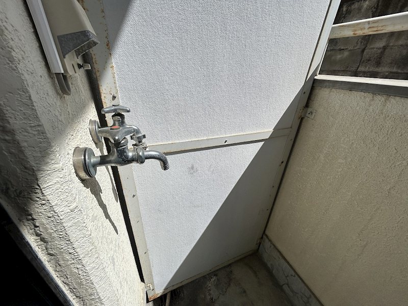バルコニー　お湯を使っての洗濯が可能です