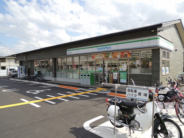 コンビニ　ファミリーマート 立命館大学前店（コンビニ）まで73m